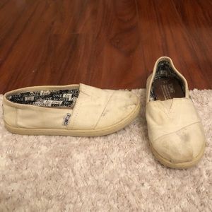 Kids size 2 Cream Colored Canvas Toms - worn - good for painting!